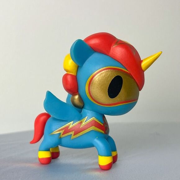 Tokidoki Scooter Unicorno Series 3 Superhero Superman Unicorn Figure - Picture 2 of 6
